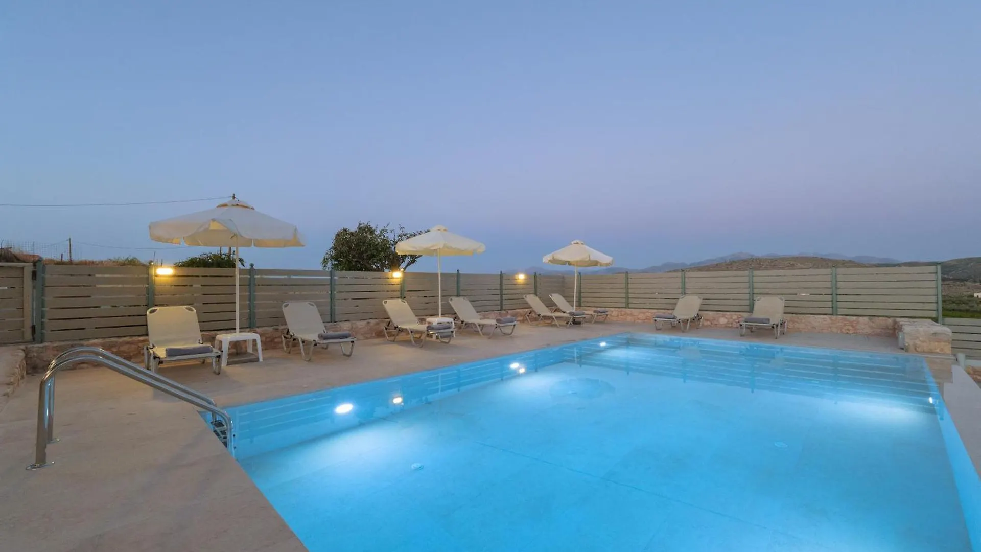Villa Amarantos - Private Pool Stamni